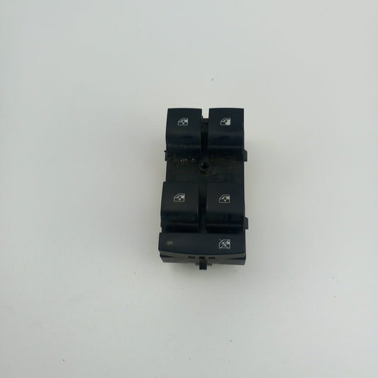 Бутон ел. стъкла предна лява врата черен Opel Meriva B