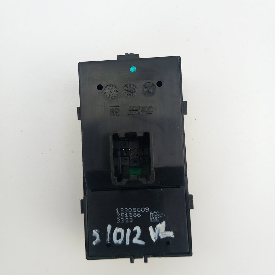 Бутон ел. стъкла предна лява врата черен Opel Meriva B