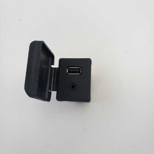 USB и AUX букса Opel Meriva B