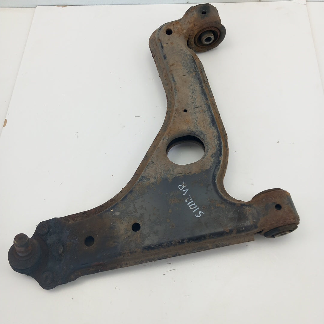 Носач преден десен Opel Meriva B