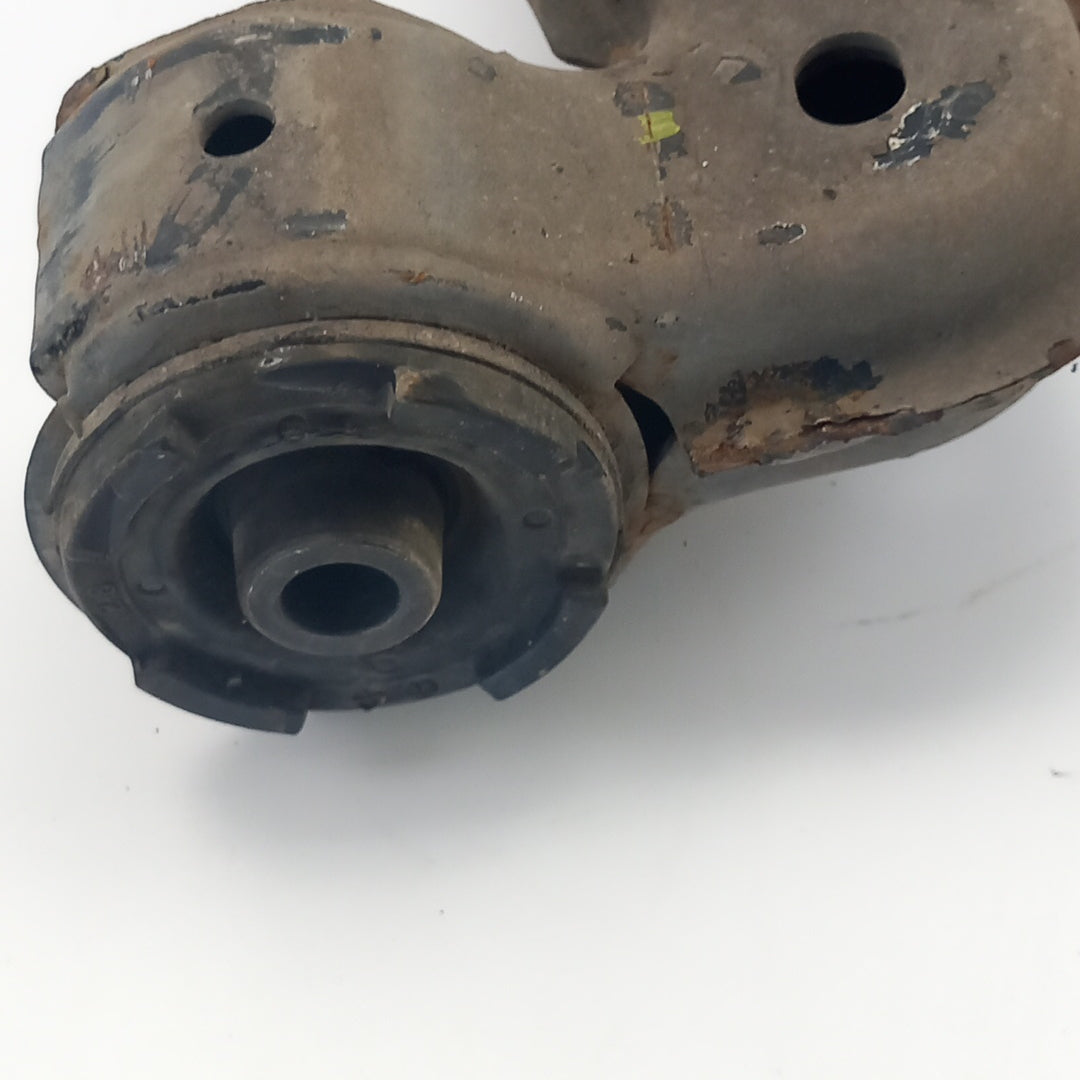 Носач преден ляв Opel Meriva B