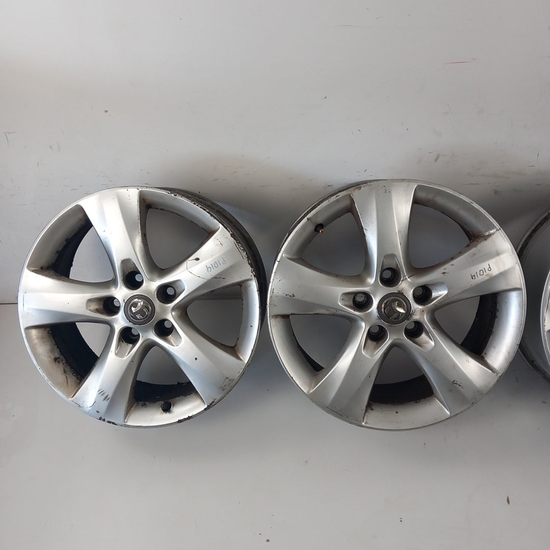 Комплект 17'' цола алуминиеви джанти 17x7 IS44 ET41 5x115 Opel Astra J