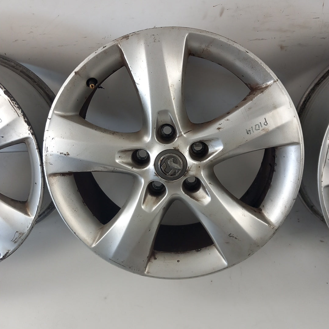 Комплект 17'' цола алуминиеви джанти 17x7 IS44 ET41 5x115 Opel Astra J