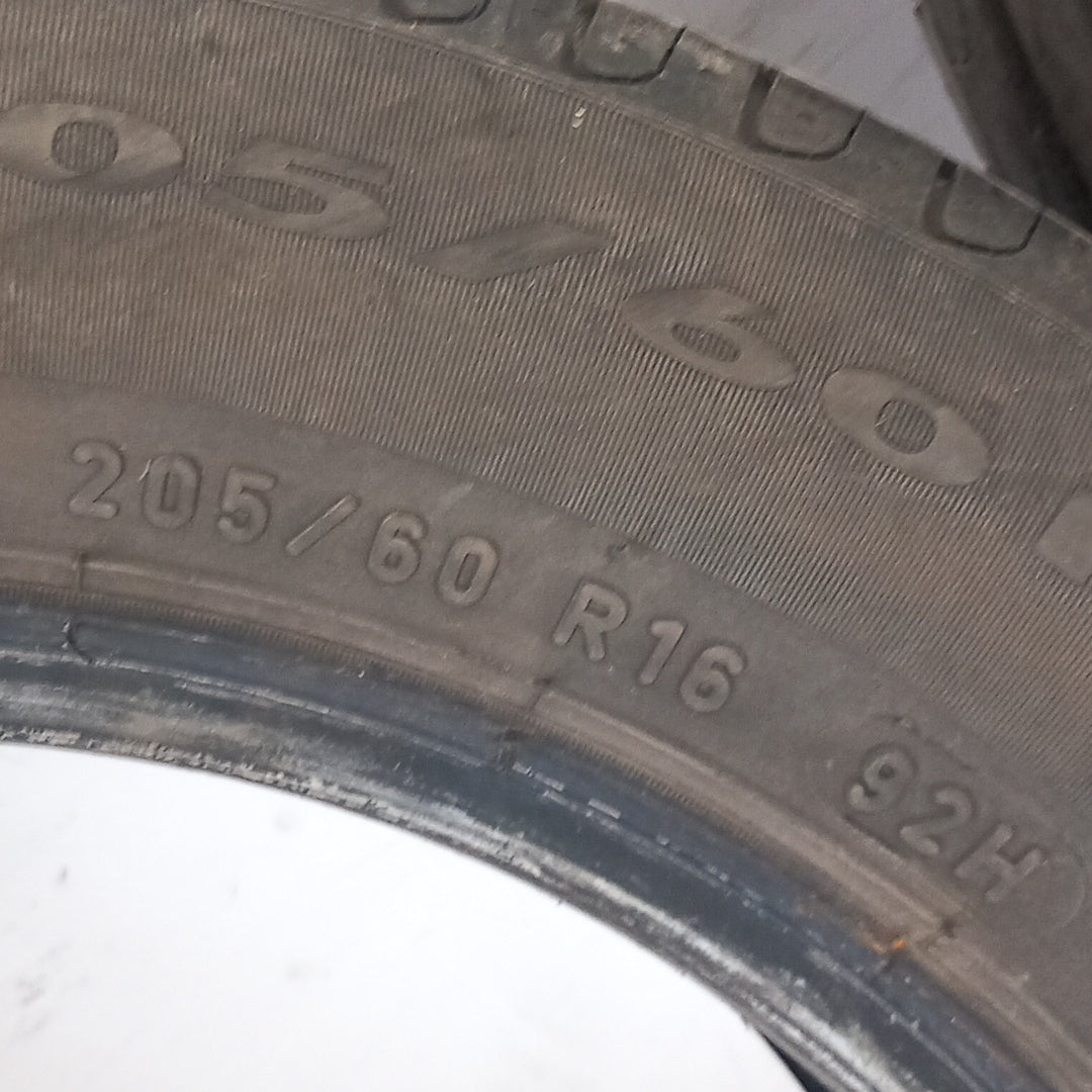 Комплект 16" цола 2 броя летни гуми Pirelli Cinturato 205/60R16