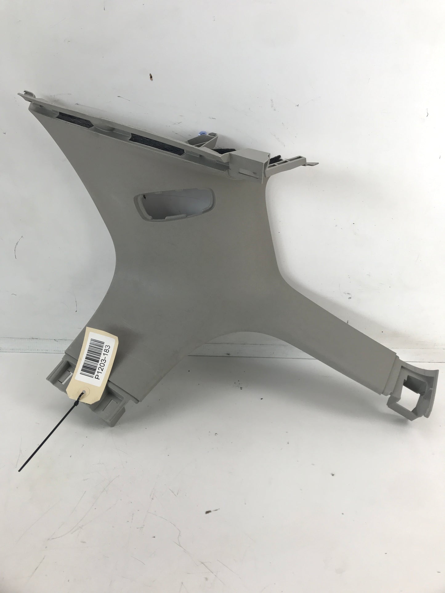 Кора задна колона дясна трети ред седалки Opel Zafira C Tourer