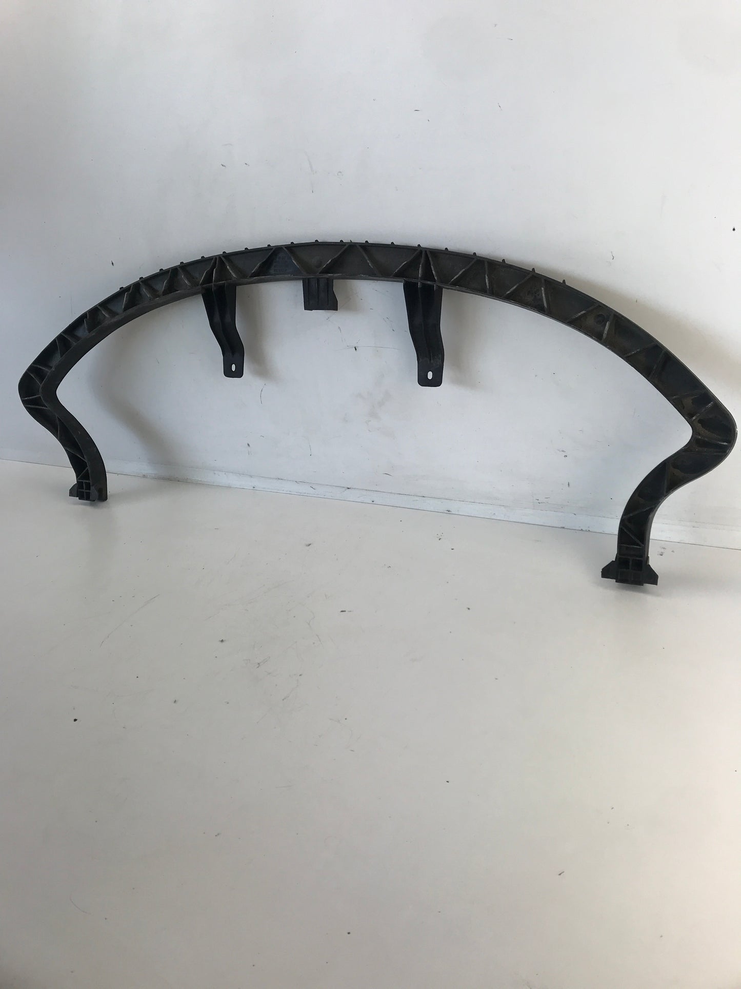 Долен държач предна броня Opel Meriva B