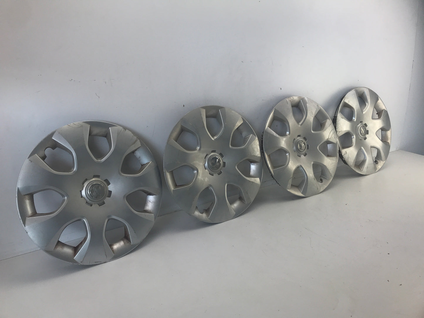 Тасове оригинални 16” цола AABP с капачки лого vauxhall Opel Meriva B