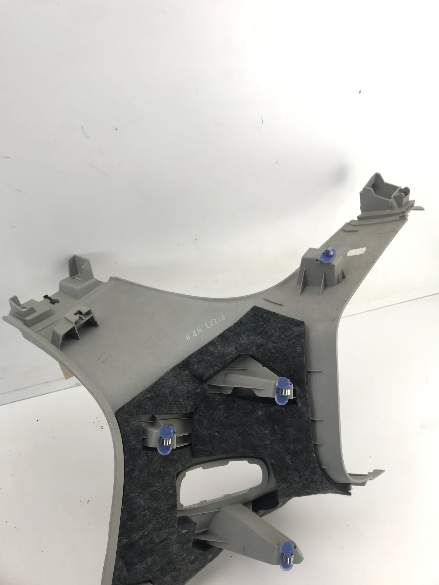 Кора задна колона дясна трети ред седалки Opel Zafira C Tourer