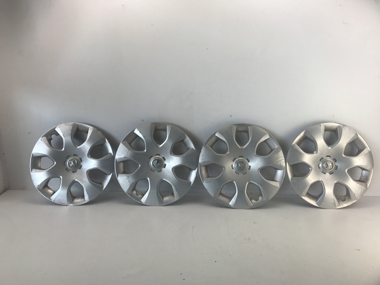 Тасове оригинални 16” цола AABP с капачки лого vauxhall Opel Meriva B