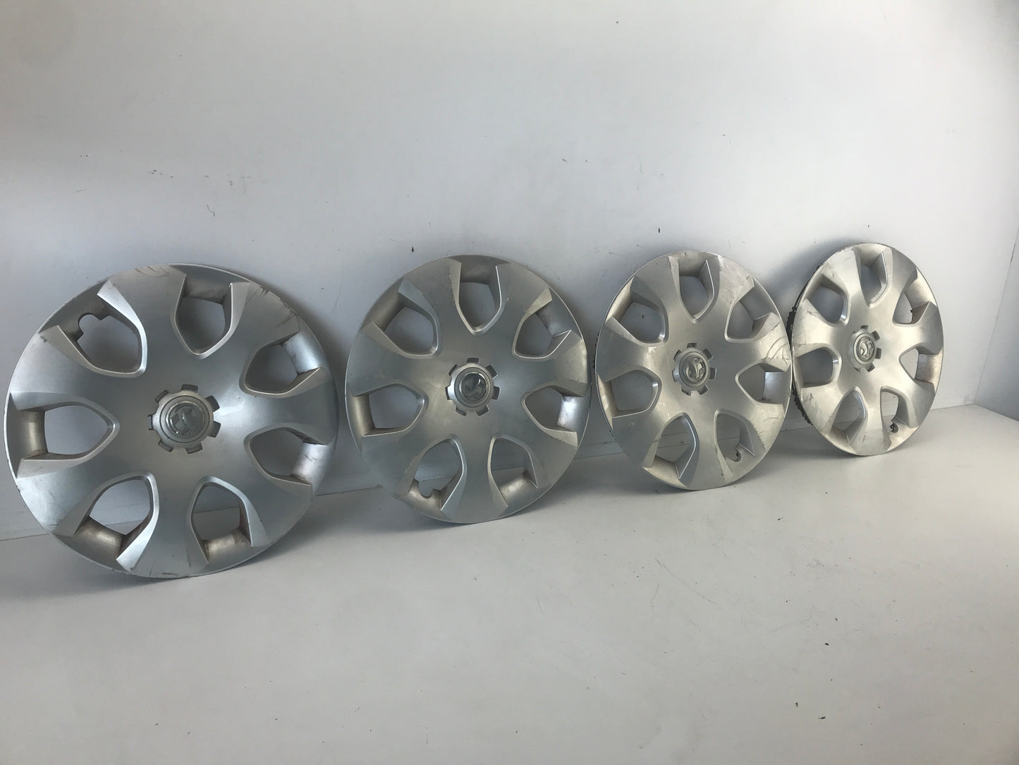 Тасове оригинални 16” цола AABP с капачки лого vauxhall Opel Meriva B