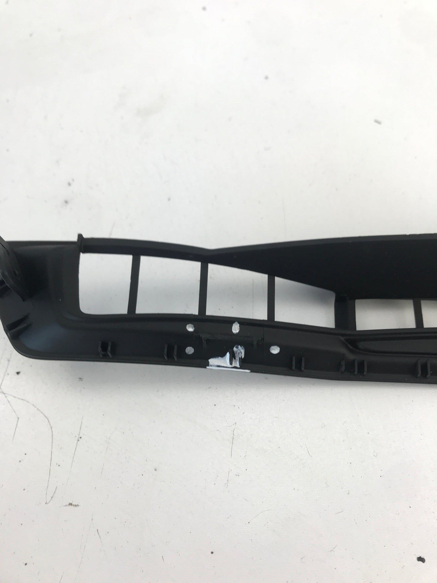 Решетка тонколона табло в средата Opel Insignia A