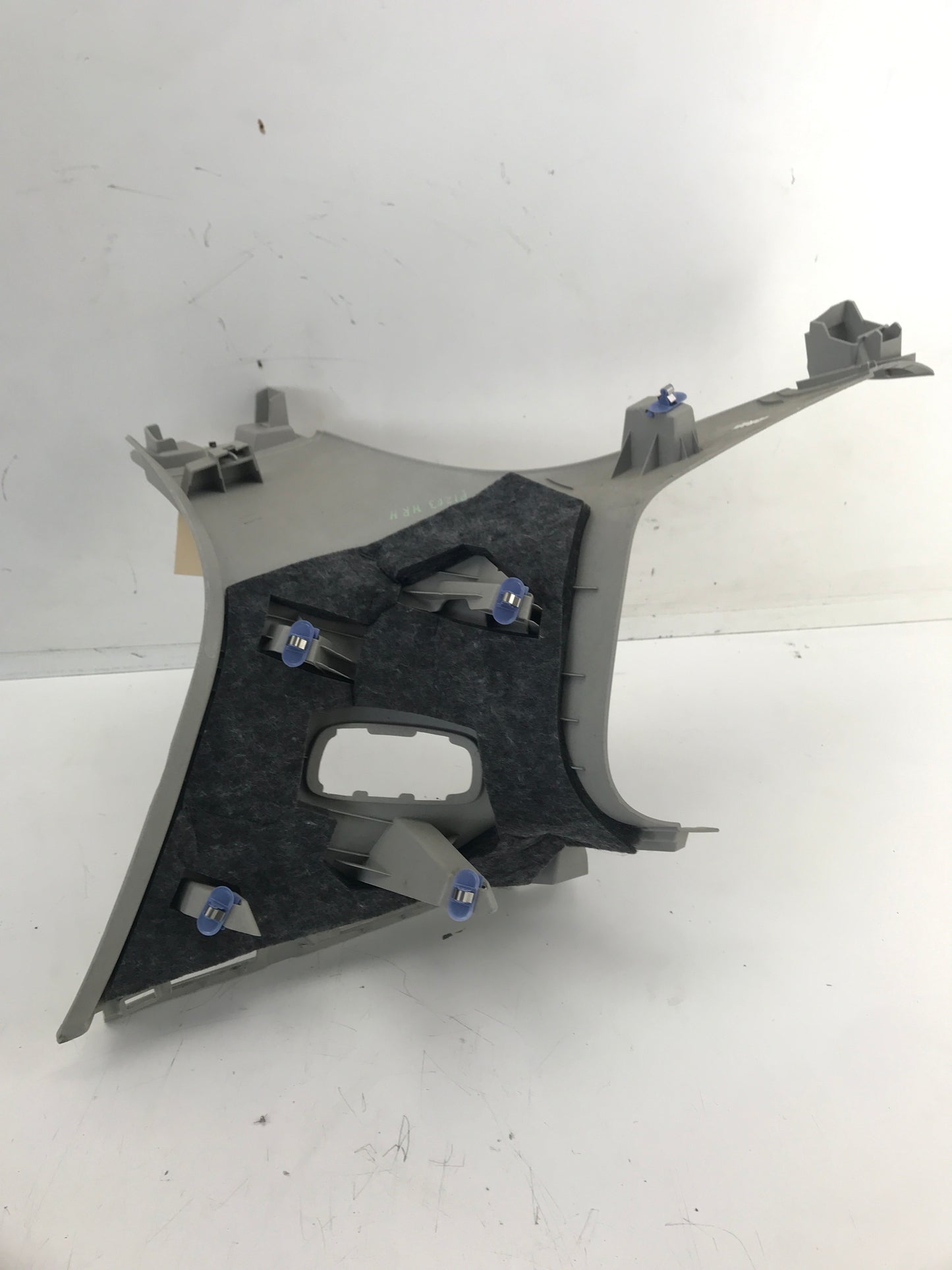 Кора задна колона дясна трети ред седалки Opel Zafira C Tourer