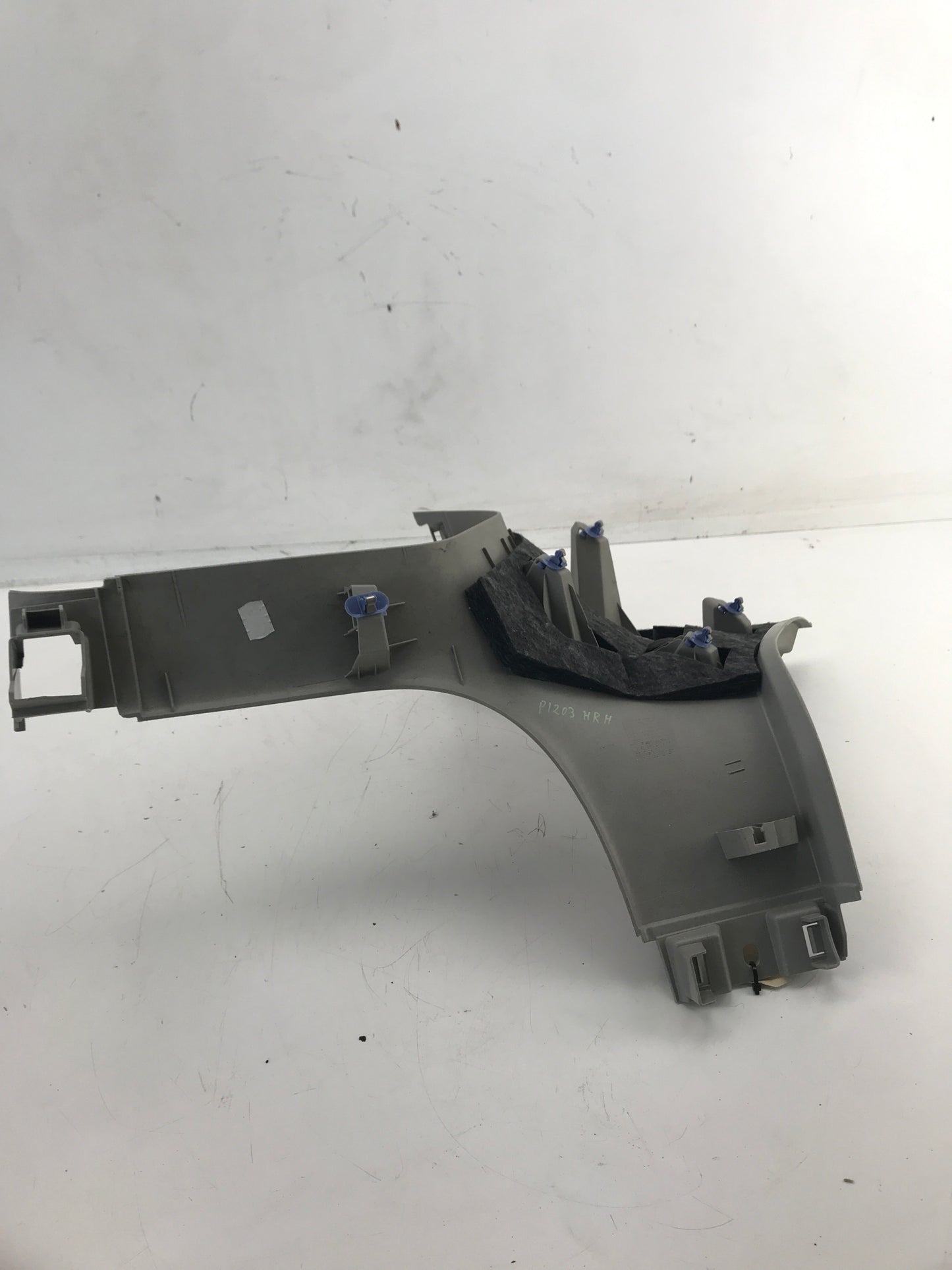 Кора задна колона дясна трети ред седалки Opel Zafira C Tourer