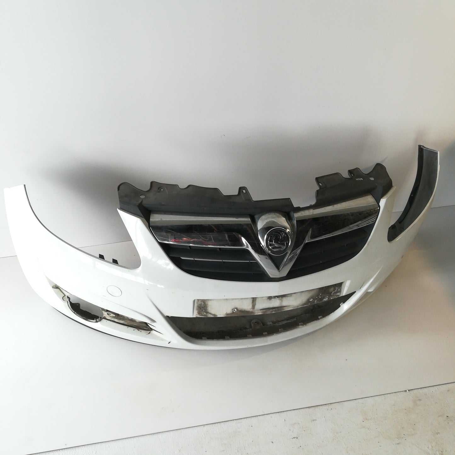 Stoßstange vorne weiß Z474 Opel Corsa D