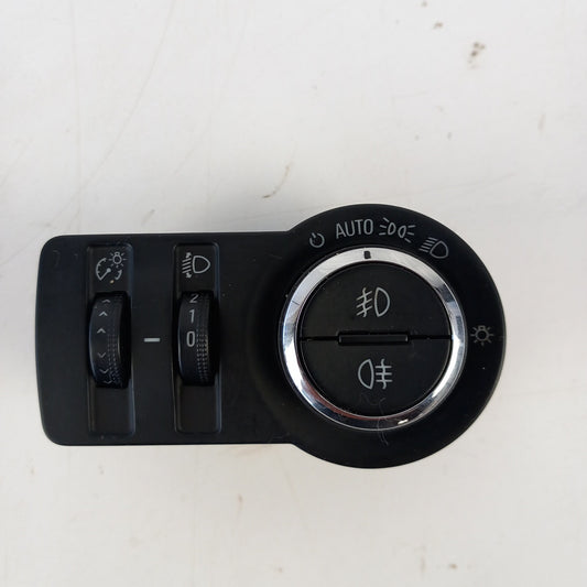 Ключ светлини фарове за мъгла RHD десен волан Opel Astra J