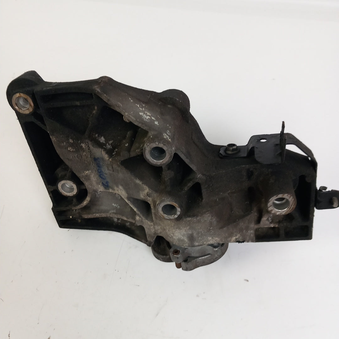 Стойка носач двигател компресор климатик серво помпа Opel Insignia A 2,0 CDTI