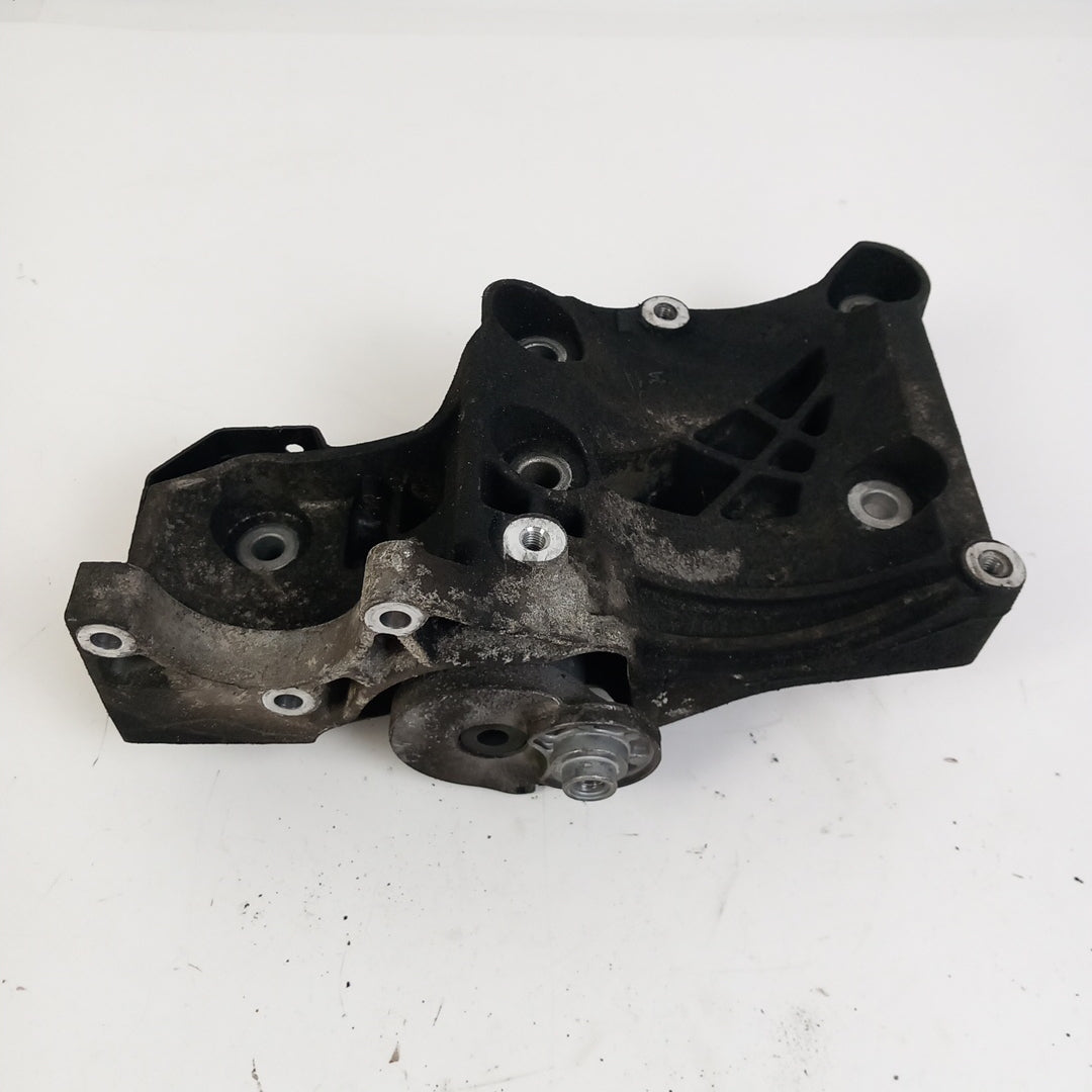 Стойка носач двигател компресор климатик серво помпа Opel Insignia A 2,0 CDTI