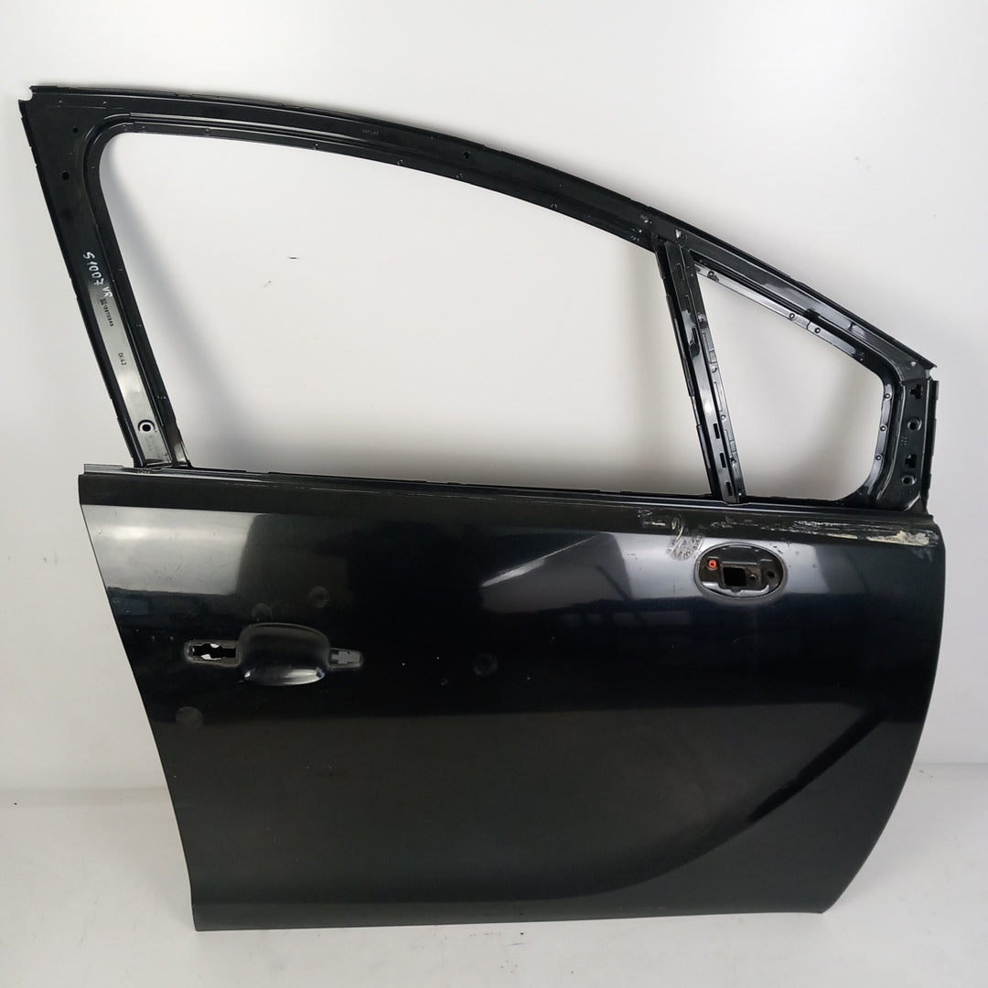 Врата предна дясна черен карбон 22C GAR Opel Meriva B