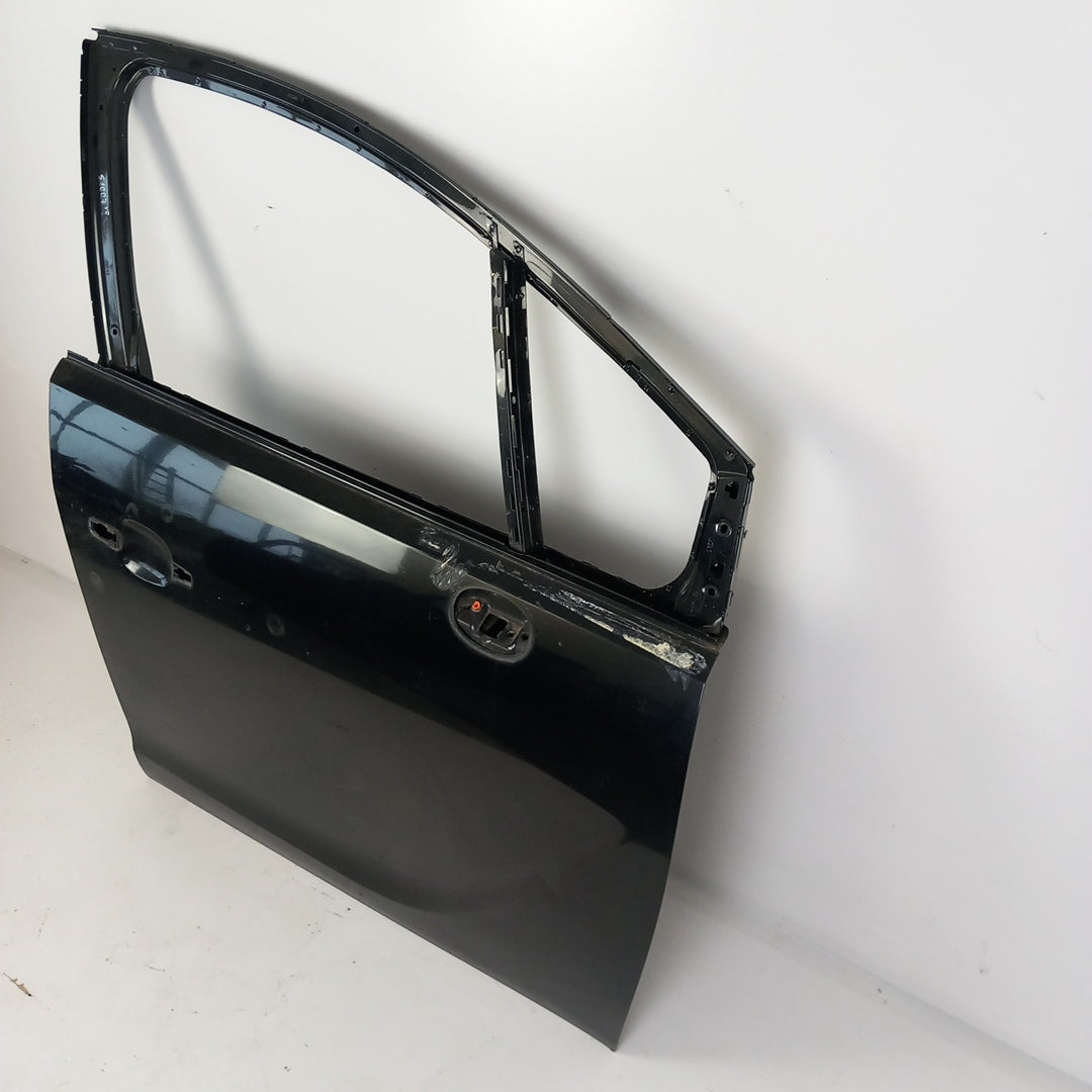 Врата предна дясна черен карбон 22C GAR Opel Meriva B