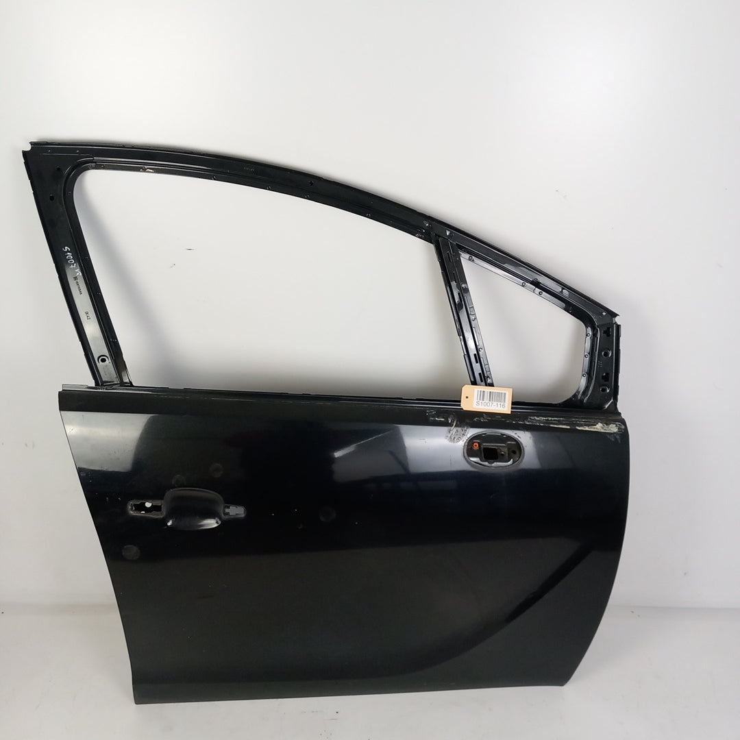 Врата предна дясна черен карбон 22C GAR Opel Meriva B