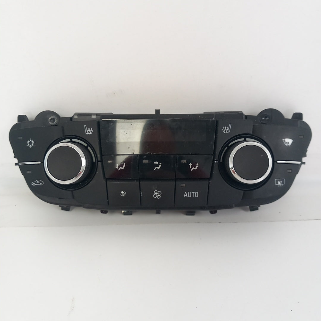 Блок управление AK климатроник подгрев седалки Opel Insignia A