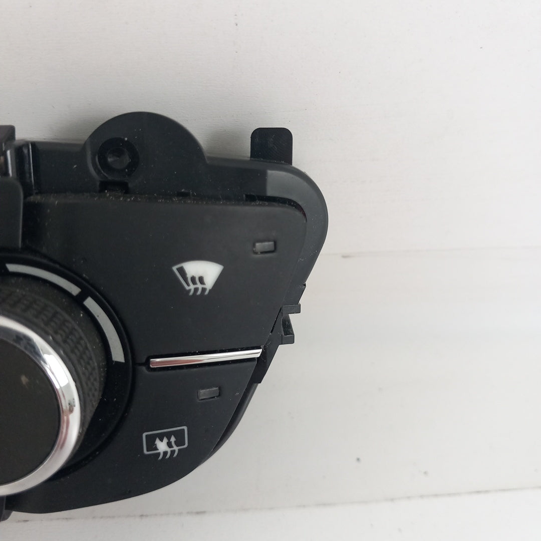 Блок управление AK климатроник подгрев седалки Opel Insignia A