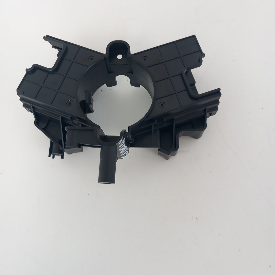 Пластмаса скоба под волана чистачки мигачи Opel Insignia A