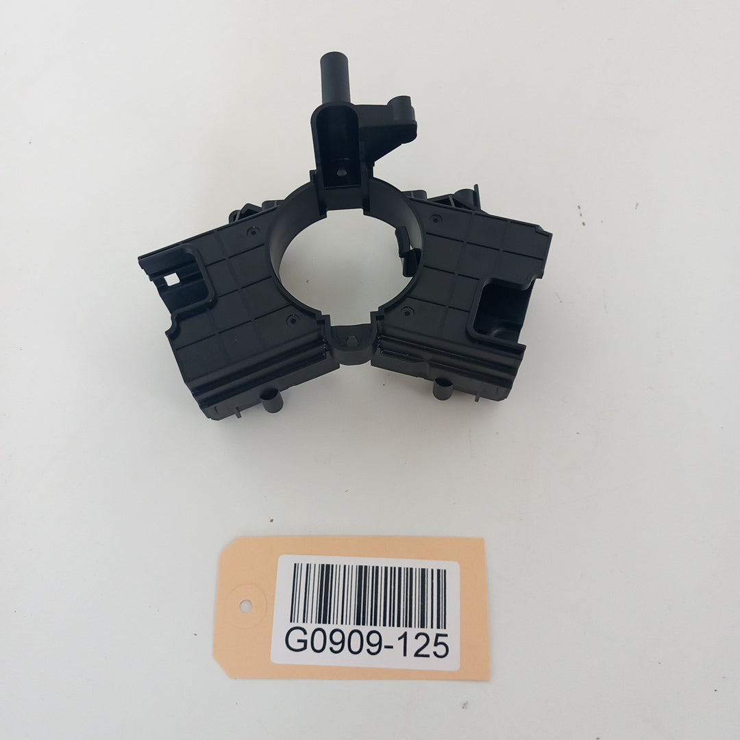 Пластмаса скоба под волана чистачки мигачи Opel Insignia A