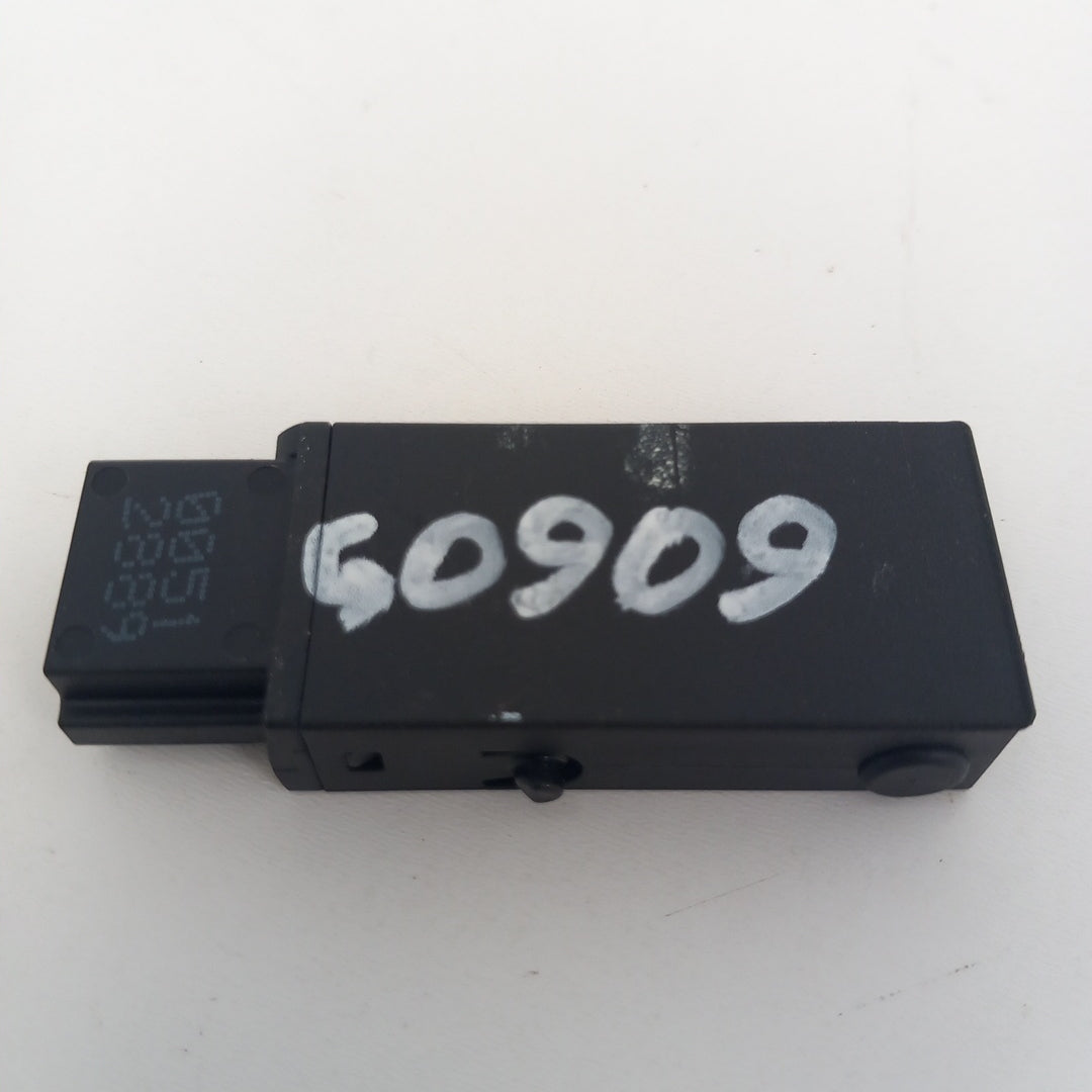 Датчик AUX вход връзка слушалки Opel Insignia A