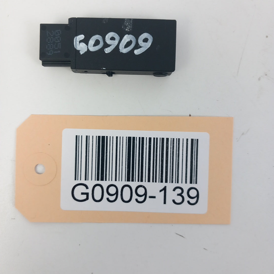 Датчик AUX вход връзка слушалки Opel Insignia A