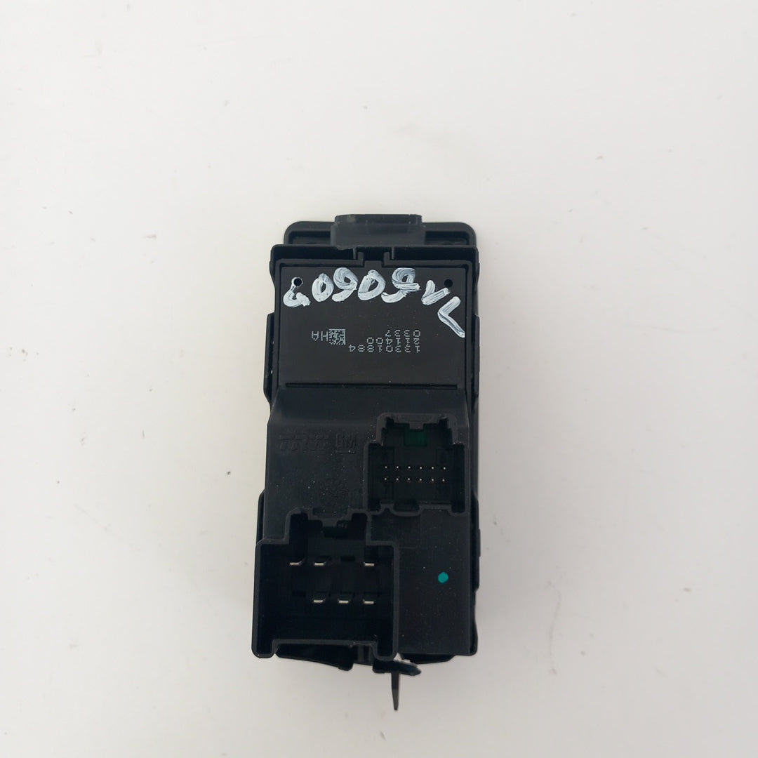 Бутон копче за ел. стъкло предна лява врата Opel Insignia A