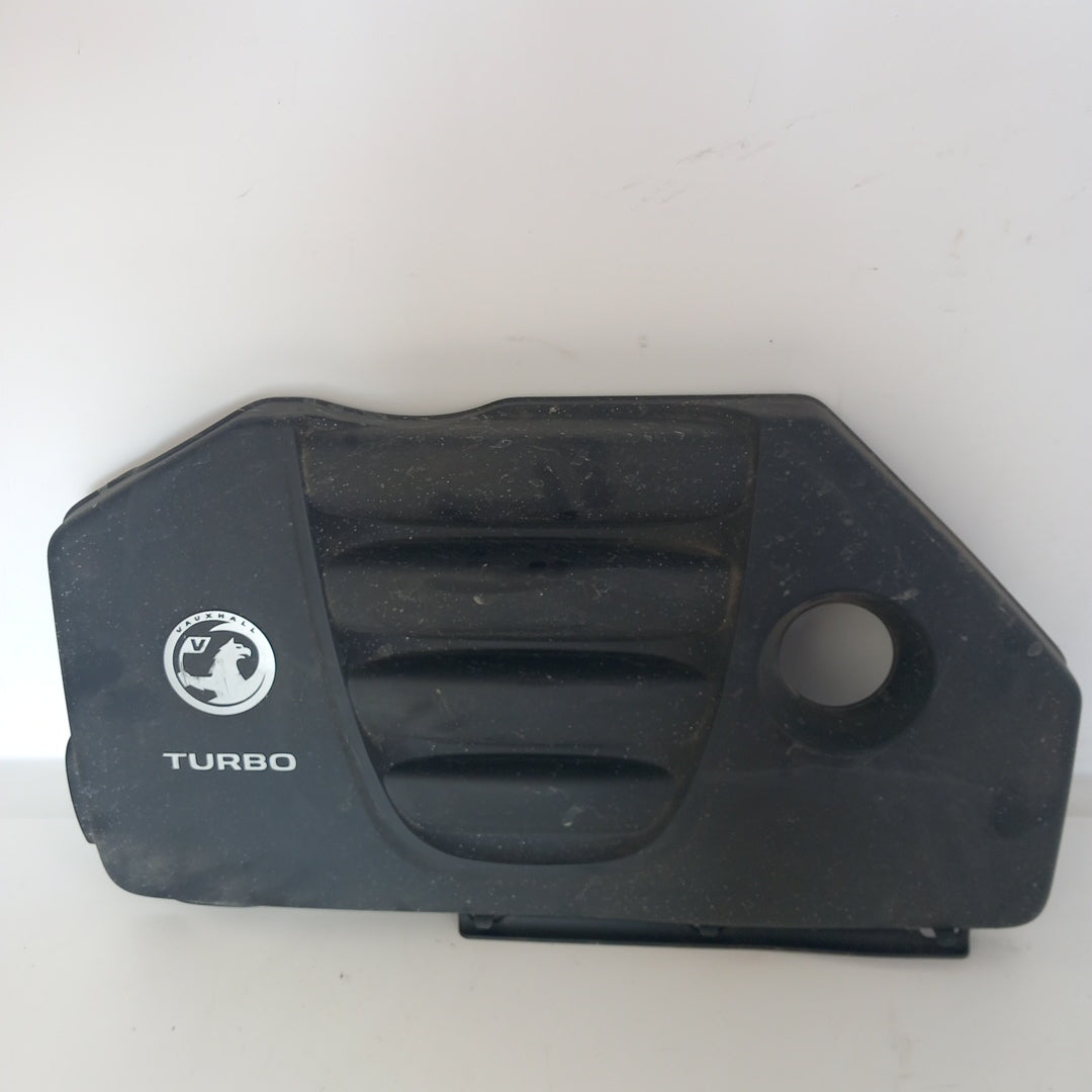 Капак двигател Opel Insignia A 2,0 Turbo