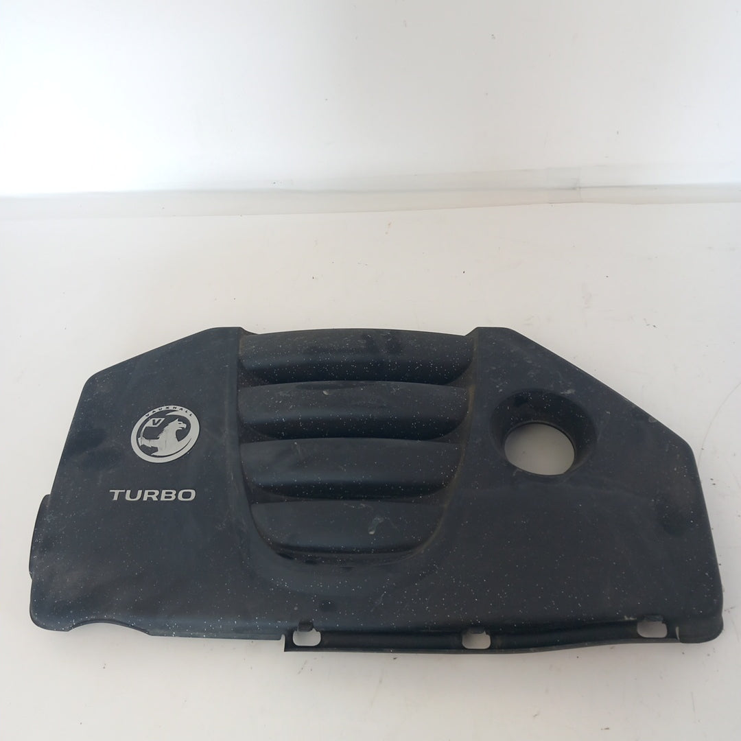 Капак двигател Opel Insignia A 2,0 Turbo