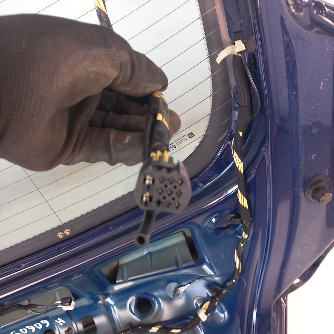 Капак багажник  Z20Z GEK Opel Insignia A хечбек