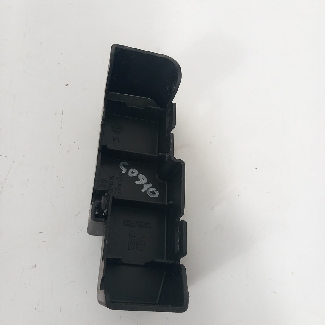 Капак кутията предпазители двигател Opel Insignia A 2,0 CDTI