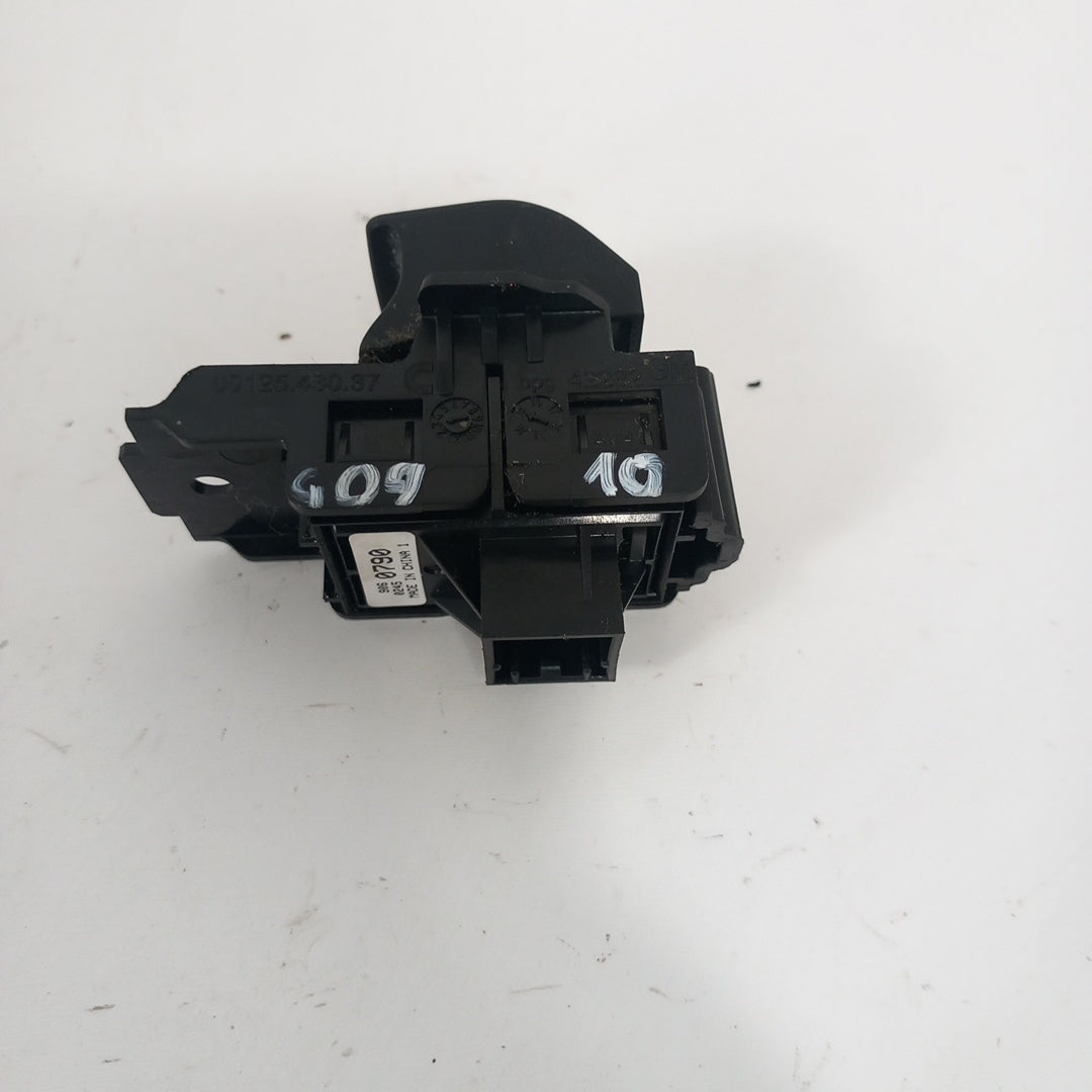 Бутон ел ключ електрическа ръчна спирачка Opel Insignia A