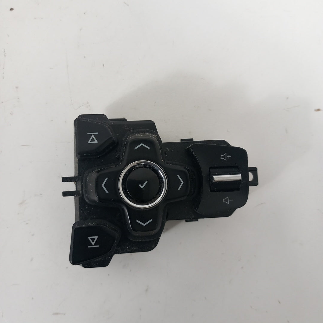 Бутони десни мултифункционален волан радио телефон сила звук Opel Insignia A Facelift