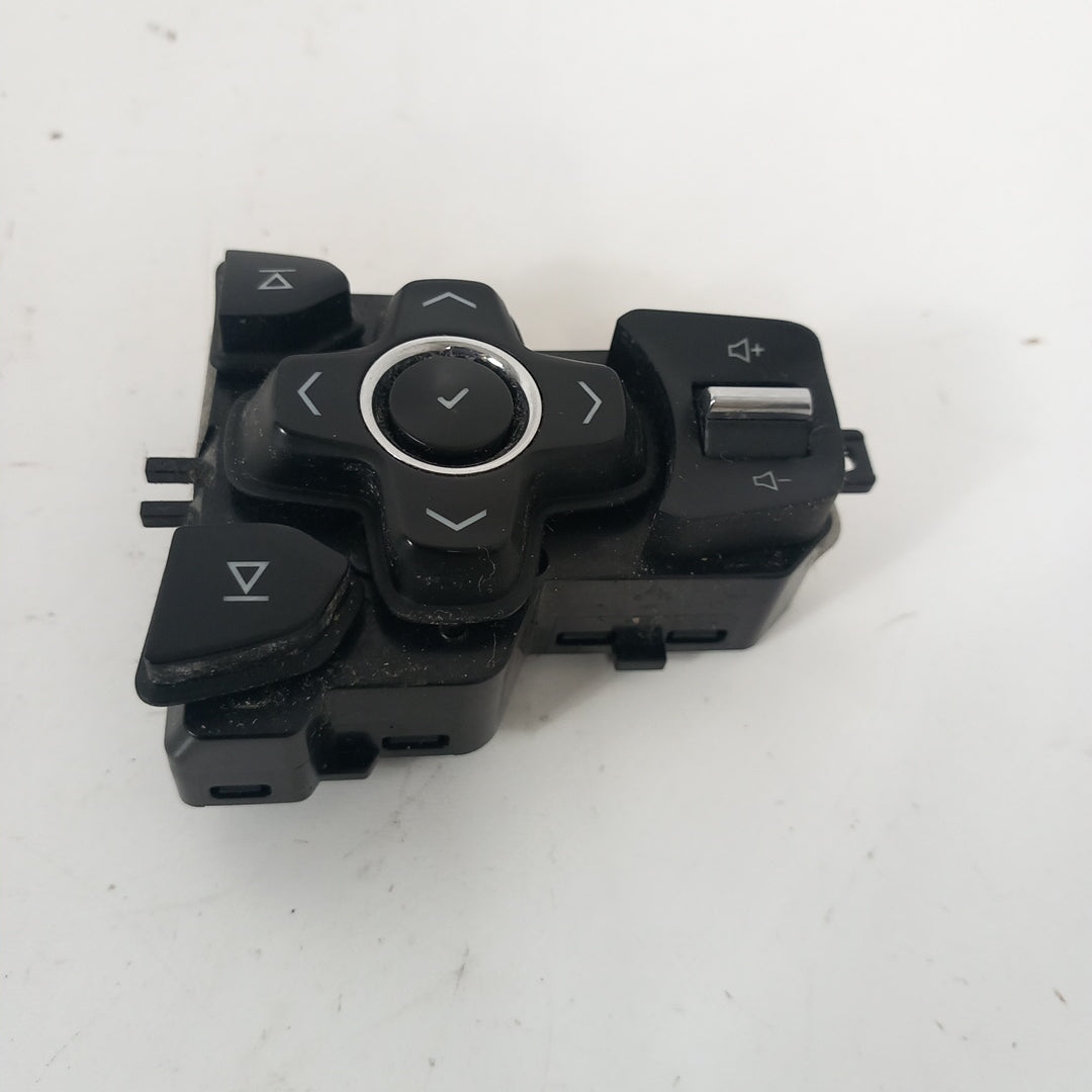 Бутони десни мултифункционален волан радио телефон сила звук Opel Insignia A Facelift