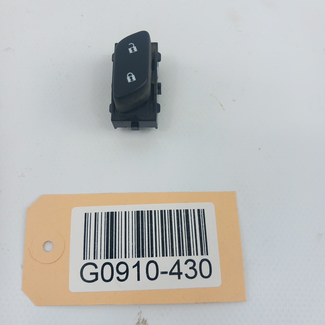 Бутон копче ляв централно заключване врата Opel Insignia A Facelift