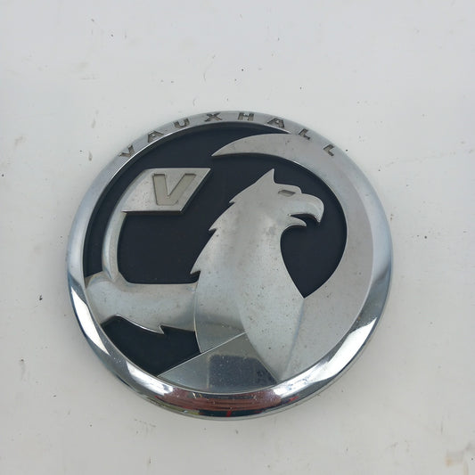 Оригинална хромирана емблема на предната решетка Opel Insignia A Facelift