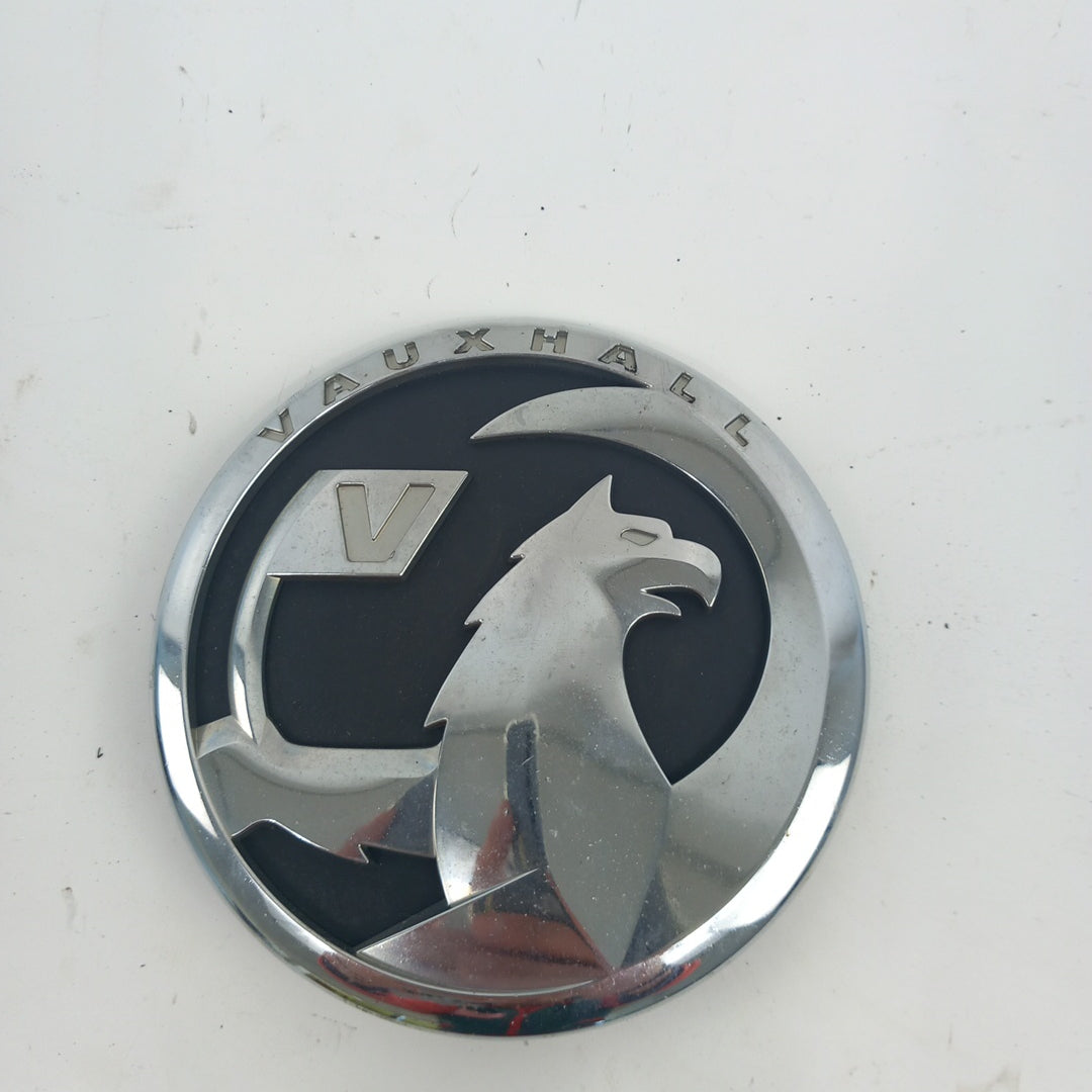 Оригинална хромирана емблема на предната решетка Opel Insignia A Facelift