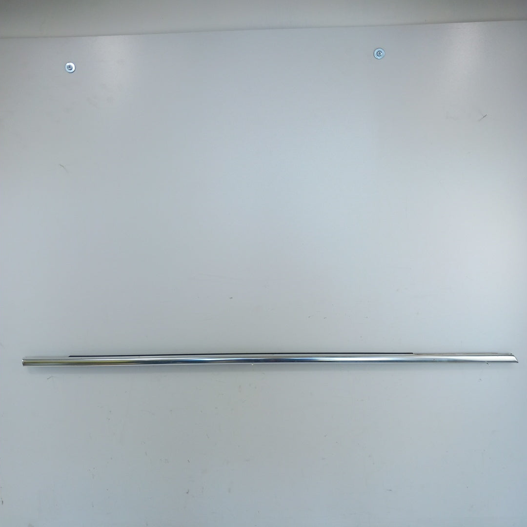 Лайсна стъкло предна дясна врата външна страна Opel Insignia A Facelift