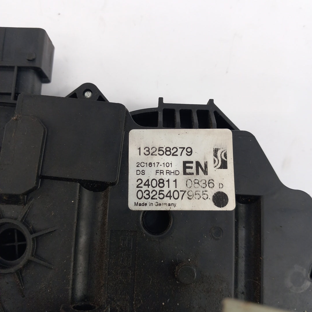 Брава централно предна дясна врата RHD Opel Meriva B