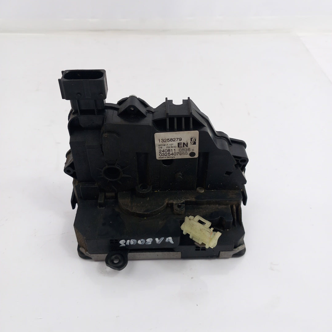 Брава централно предна дясна врата RHD Opel Meriva B