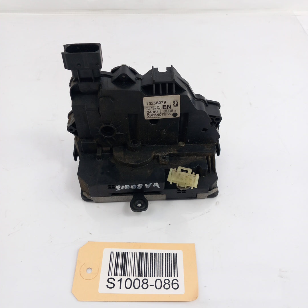 Брава централно предна дясна врата RHD Opel Meriva B