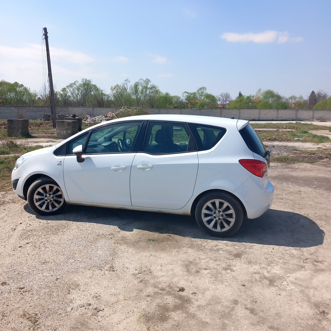 Opel Meriva B 1,4 Turbo A14NEL white 2012 / S1009 снимки