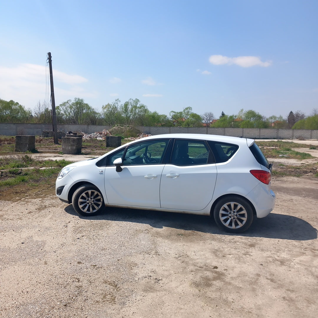 Opel Meriva B 1,4 Turbo A14NEL white 2012 / S1009 снимки