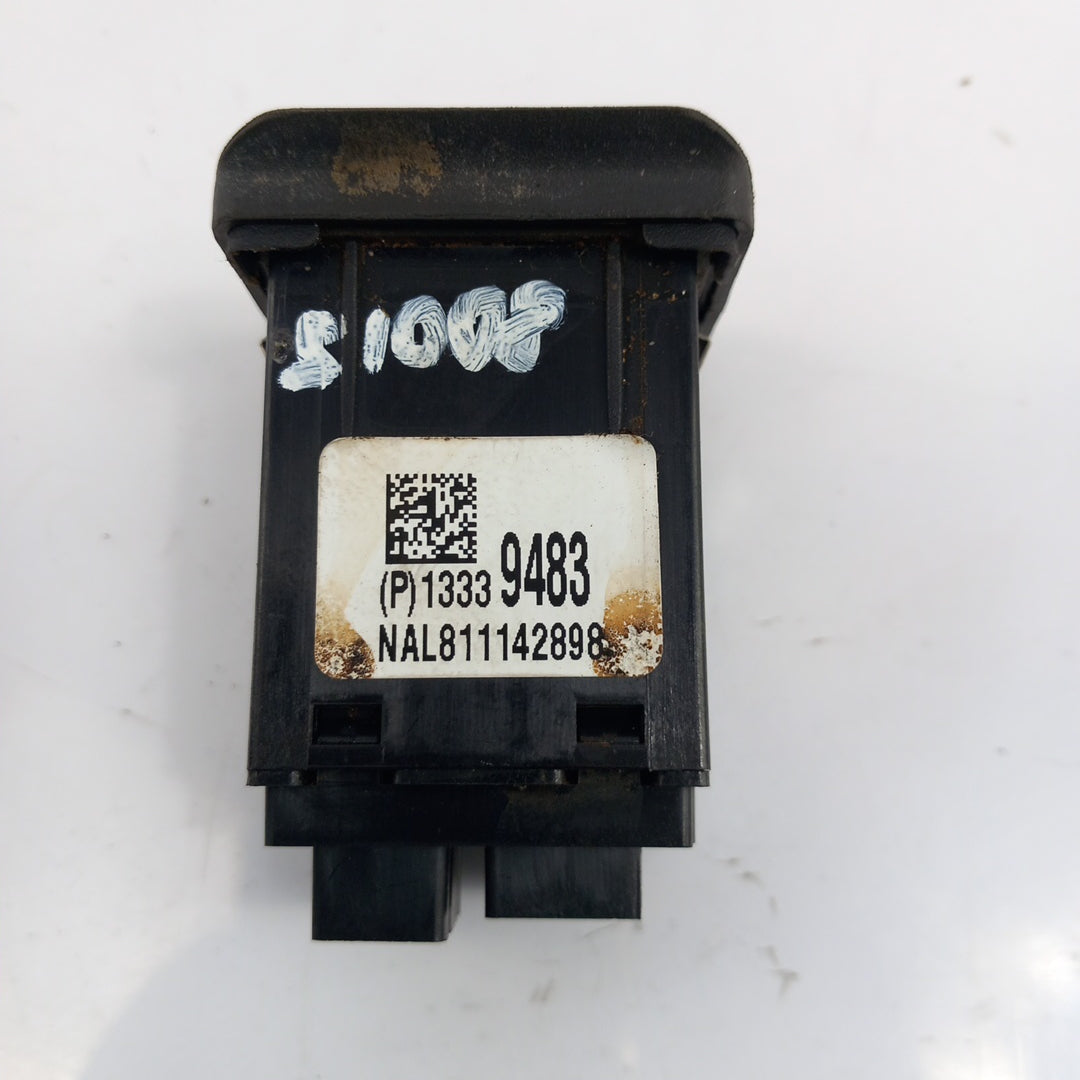 Букса AUX и USB Opel Meriva B