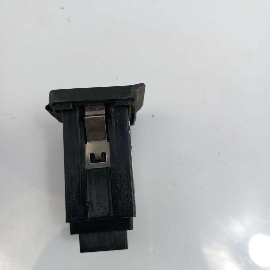 Букса AUX и USB Opel Meriva B