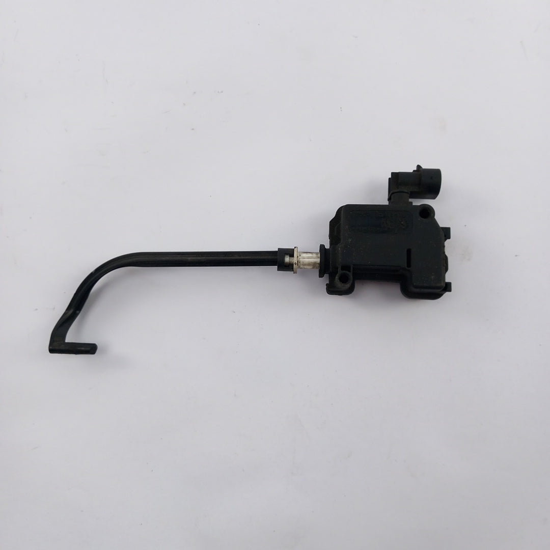 Мотор залючване капак гърловина резервоар Opel Meriva B  1,7 CDTI